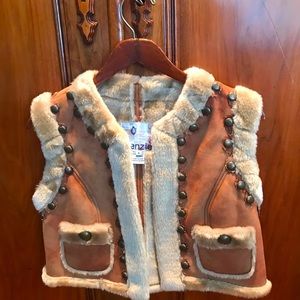 Vest- Women’s suede and fur vest